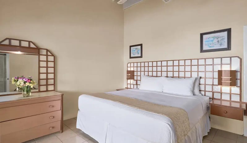 antigua-holidays-hawksbill-garden-view-bungalow-king-interior